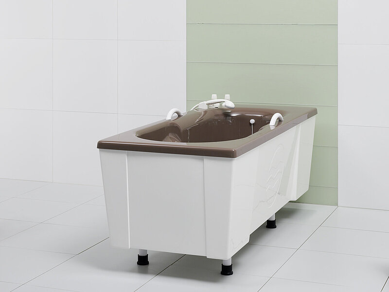 The moor tub receives special filling fittings depending on the medium