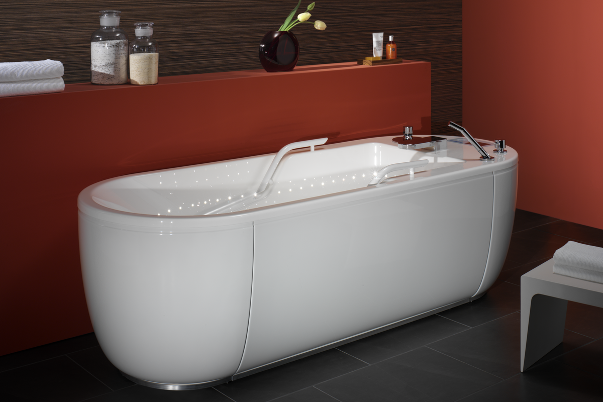 Bathtub for underwater massage from the design line Spa Sensations