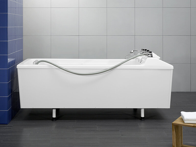 A bathtub in which various forms of therapy can be combined