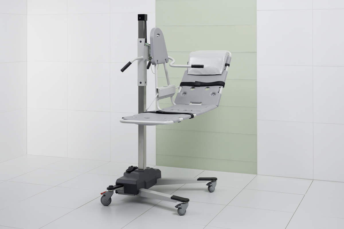 A bed lift is available for safe patient transfer