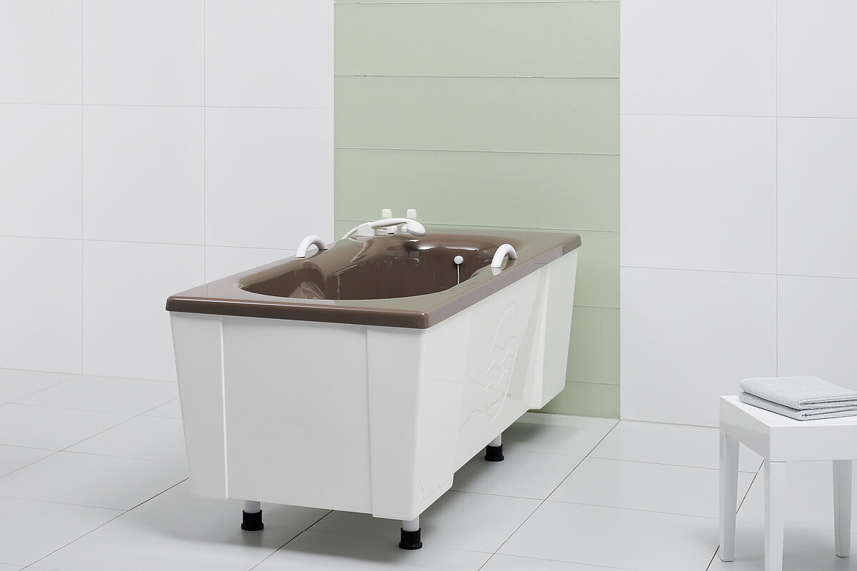 The moor tub receives special filling fittings depending on the medium