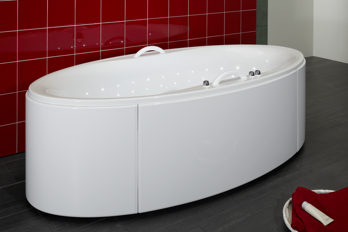 Harmony whirlpool bath offers space for 1 or 2 people