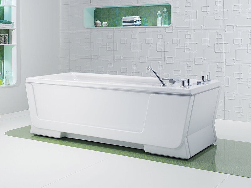 Bathtub for underwater massage from the design line Avantgarde