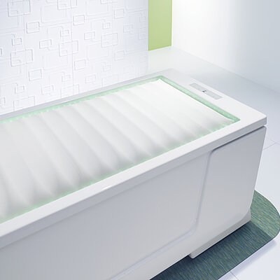 The dry floatation bed is prepared with filled air cushion for the next body wrap