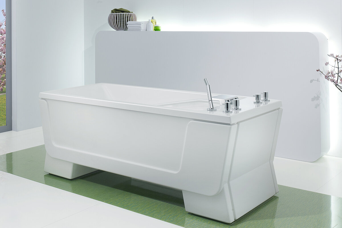 The medical tub can be equipped with different filling media as required