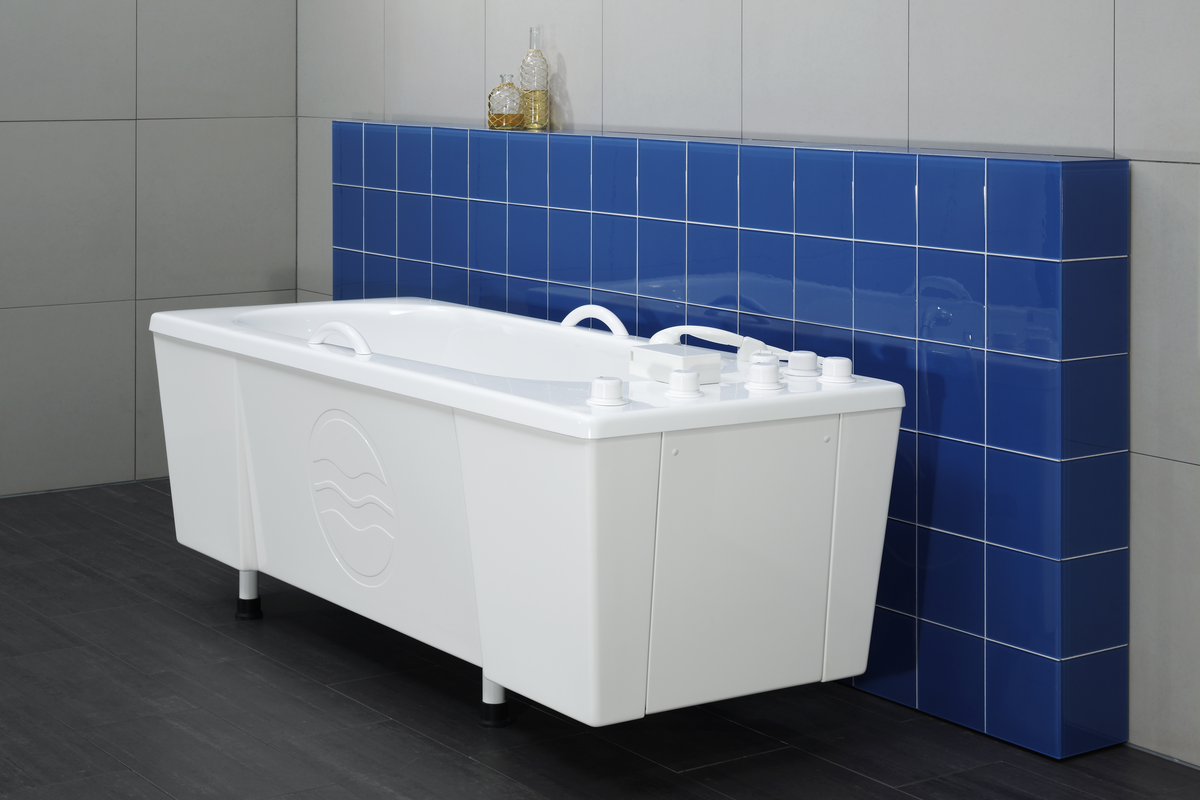 Depending on the requirements, the medical tub is equipped for various therapies