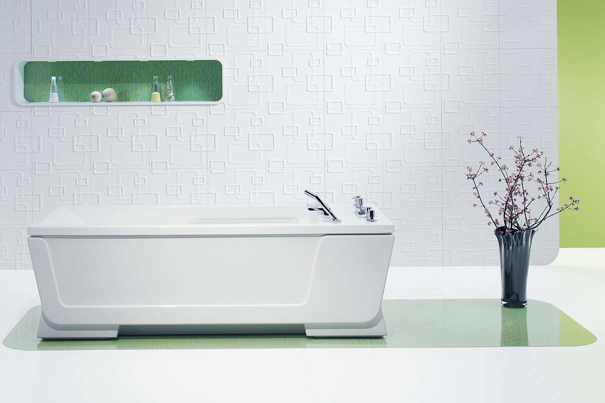 Eine Badewanne für automatische Unterwassermassagen mit 260 Wasserdüsen in modernem Design