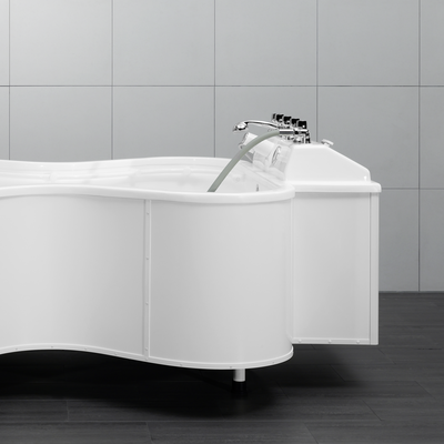 The butterfly tub offers a large volume of water